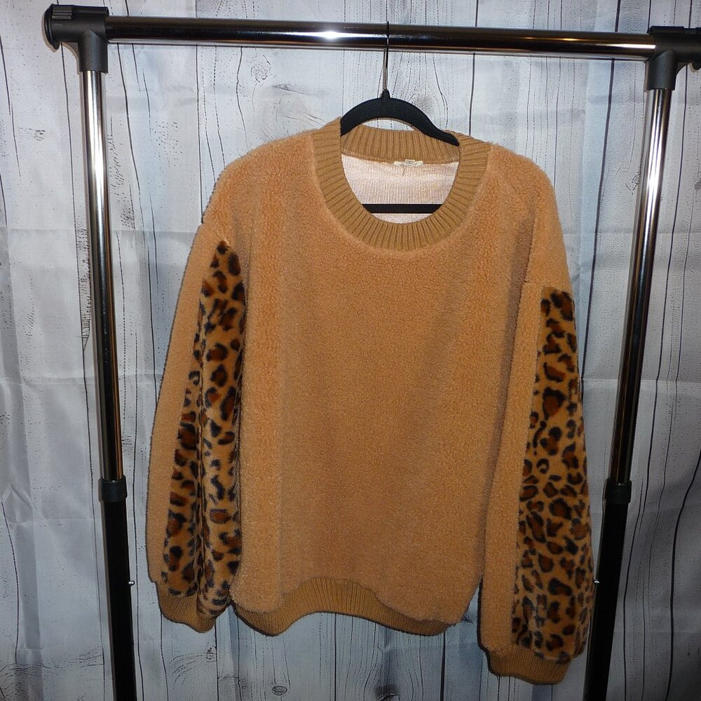 POL Clothing - Solid & Contrast Long Sleeve Top with Sherpa and Animal Print Sle